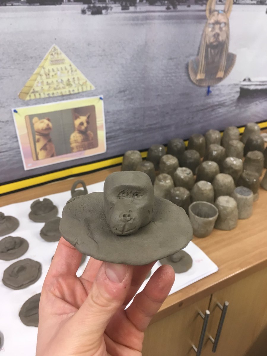 SpringCottagePS's tweet image. Year 5’s canopic jars are coming along nicely! #springcottageart #springcottage5T #springcottage5L