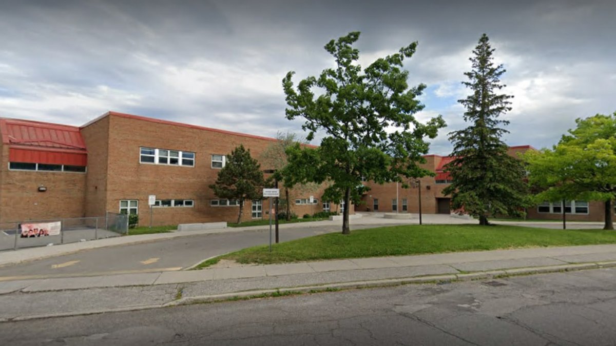 Toronto school board confirms first known death of school staff member due to COVID-19 infection
cp24.com/news/toronto-s…