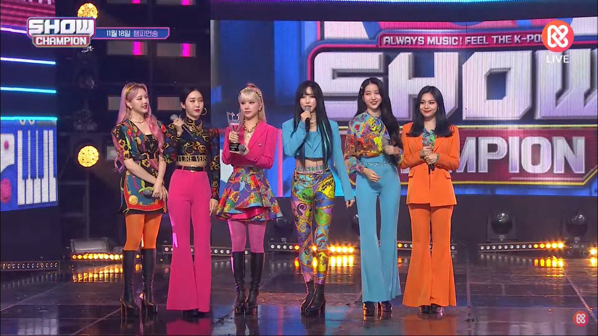 GFRD_charts's tweet photo. #MAGO2ndWin #GFRIEND71stWin 👏🔮 https://t.co/HAVDNqRlfz