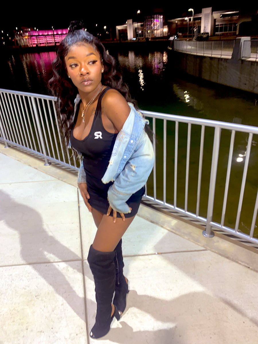 KayJayCapone's tweet photo. Call me crazy but atleast you call me🥶 https://t.co/cue27IzvrJ