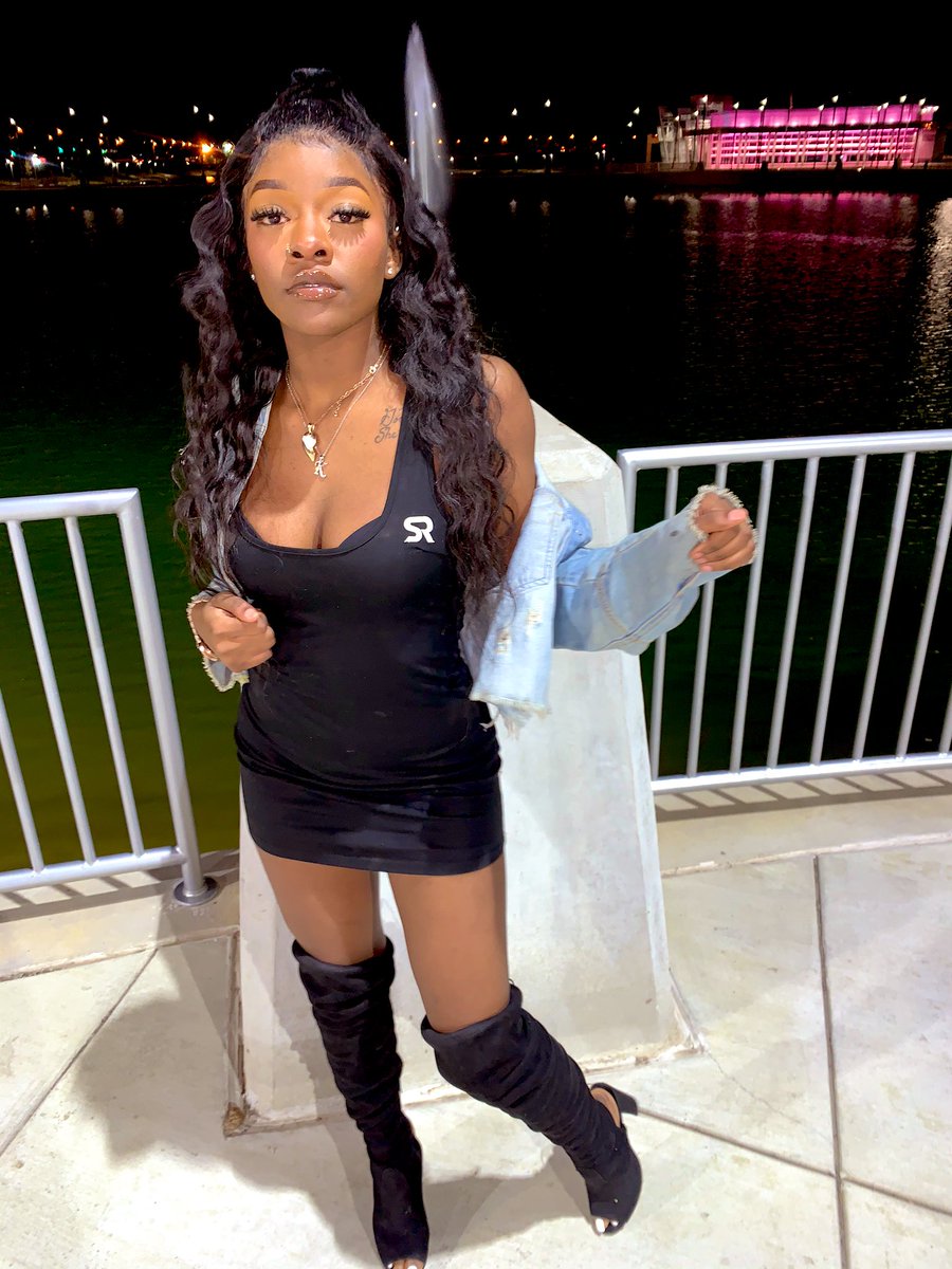 KayJayCapone's tweet photo. Call me crazy but atleast you call me🥶 https://t.co/cue27IzvrJ