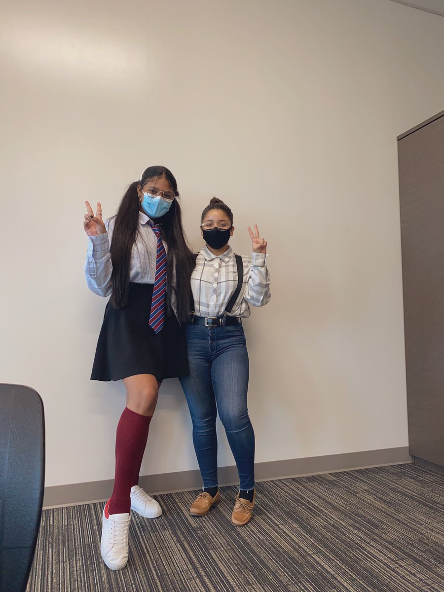 virfi21's tweet photo. #Nerday #spiritweek #SamHoCo2020 @SHMSTC https://t.co/XJcim66Nwm