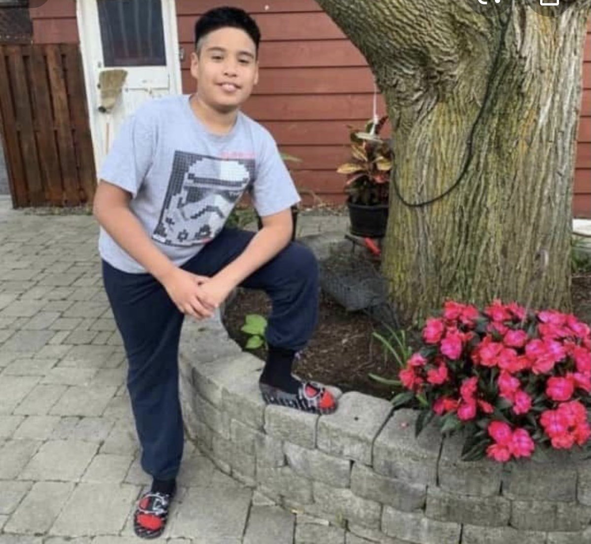 PCPappy's tweet photo. I'm sorry Dante Andreatta. I'm sorry you were walking with your mom and you were murdered.
My condolences to the family, friends and community of Danteโs.
Your life and rights matter.
You didn't deserve this, nobody does.
NOT RIGHT
#RIPDante https://t.co/0l7QTQ6GsL