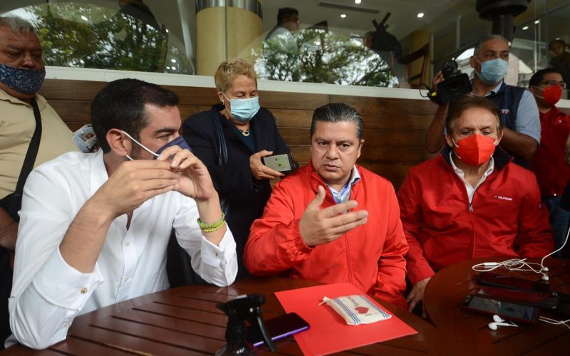 RutaElectoralmx's tweet photo. Ver || Afirma @Marlon_RamirezM líder de @PRIVeracruz_  que @GobiernoMX y @DiputadosMorena dan la espalda a quienes les dieron su voto luego de rechazar el presupuesto para Veracruz; el informe de @GobiernoVer se asimila a un informe de gobierno municipal.🤳https://t.co/04TFjb0esI https://t.co/c9Mv2oWyBc