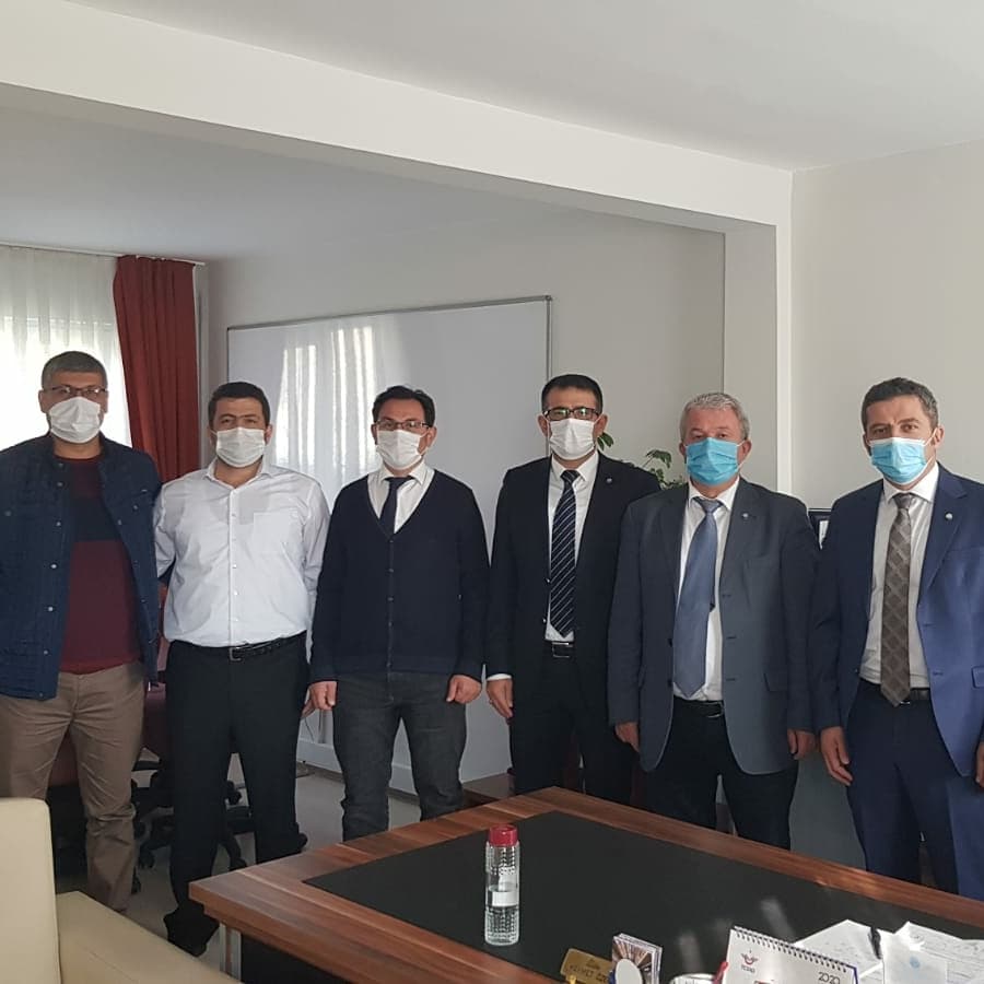 TCDD Ankara eğitim ve sınav merkezi müdürü olarak atanan üyemiz 1979 Mezunu Mehmet ÖZEN ve müdür yard. olarak atanan üyemiz 1994 Mezunu Tanzer TAŞ'ı ziyaret ederek hayırlı olsun dileklerinde bulunduk yeni görevlerinde başarılar dileriz
<a href="/atdemir0658/">Ahmet Turan Demir</a> 
<a href="/Tufanzd48297559/">Tufan Özdemir</a> 
<a href="/muratatlm1/">murat atılmış</a>