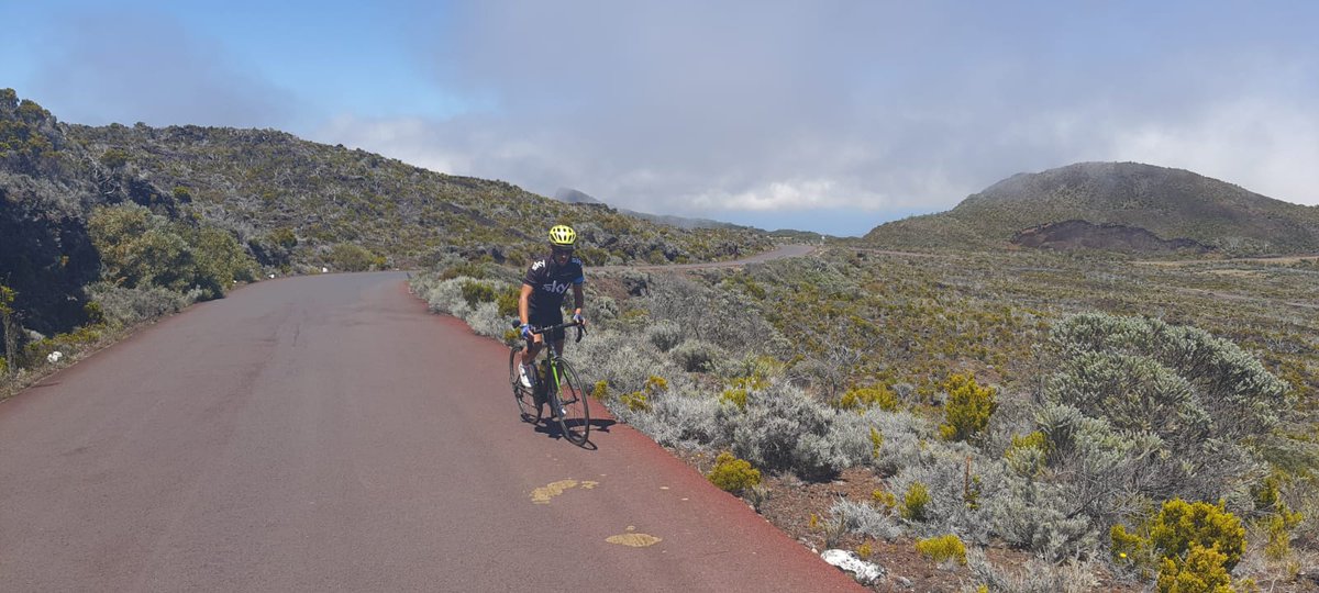 Rezistan92's tweet photo. Sortie matinale du jour : montée du volcan avec arrivée à la Plaine des Sables - Ile de la Réunion
Grandiose !
#cyclinglover #cyclisme #iledelareunion #plainedessables #veloreunion https://t.co/9VWqo4W6yu