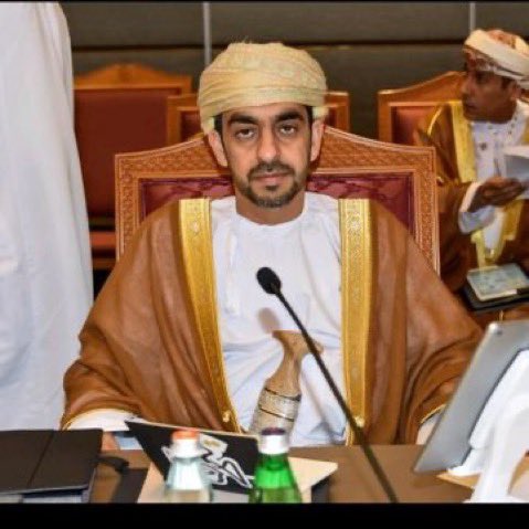 AAlthehli's tweet photo. حينما تعجز الكلمات عن وصف ما يشعر به الانسان قد يقف القلم حائرا عن كتابة رسالة شكر وعرفان سألت ربي ان يلهمني فأقول وانا مقصر بحقك كنت ولا زلت كالنخل الشامخ يعطي بلا حدود،فجزاكم عنا أفضل ماجزى العاملين المخلصين وبارك الله لك وأسعدك أينما حطت بكم الرحال
@azizkalsaa https://t.co/tXrVho95cL