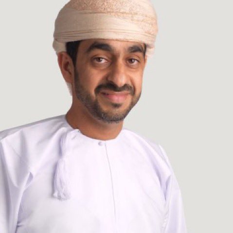 AAlthehli's tweet photo. حينما تعجز الكلمات عن وصف ما يشعر به الانسان قد يقف القلم حائرا عن كتابة رسالة شكر وعرفان سألت ربي ان يلهمني فأقول وانا مقصر بحقك كنت ولا زلت كالنخل الشامخ يعطي بلا حدود،فجزاكم عنا أفضل ماجزى العاملين المخلصين وبارك الله لك وأسعدك أينما حطت بكم الرحال
@azizkalsaa https://t.co/tXrVho95cL