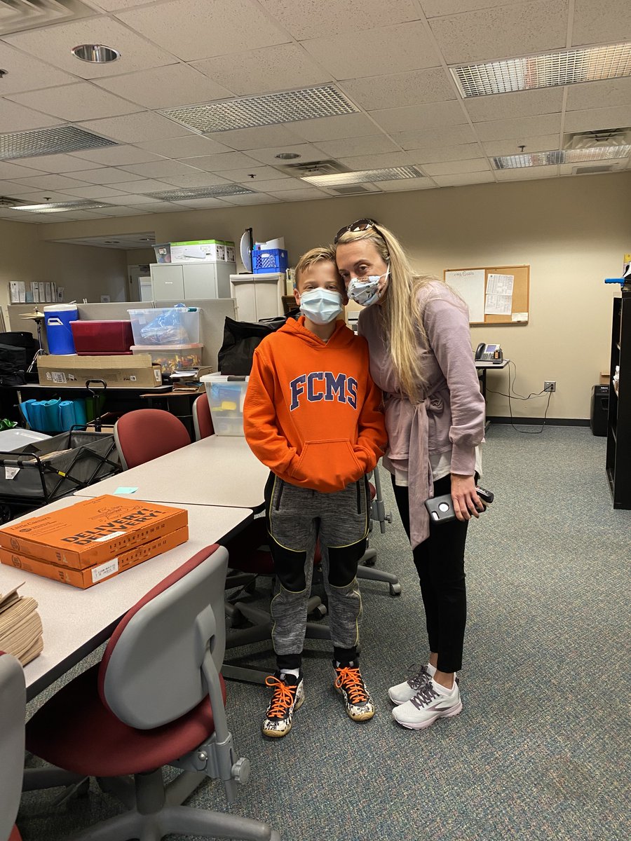 MHCAfter3's tweet image. We would like to think the @FCMidd PTO, PTO President Jenny Yates and her son / current FCMS MHCA3 student for the delicious pizza they brought to the MHC After 3 Staff today! We love our community and our community partners!
#MHCA3 #FCMS #HCPS #PTO #AfterSchool