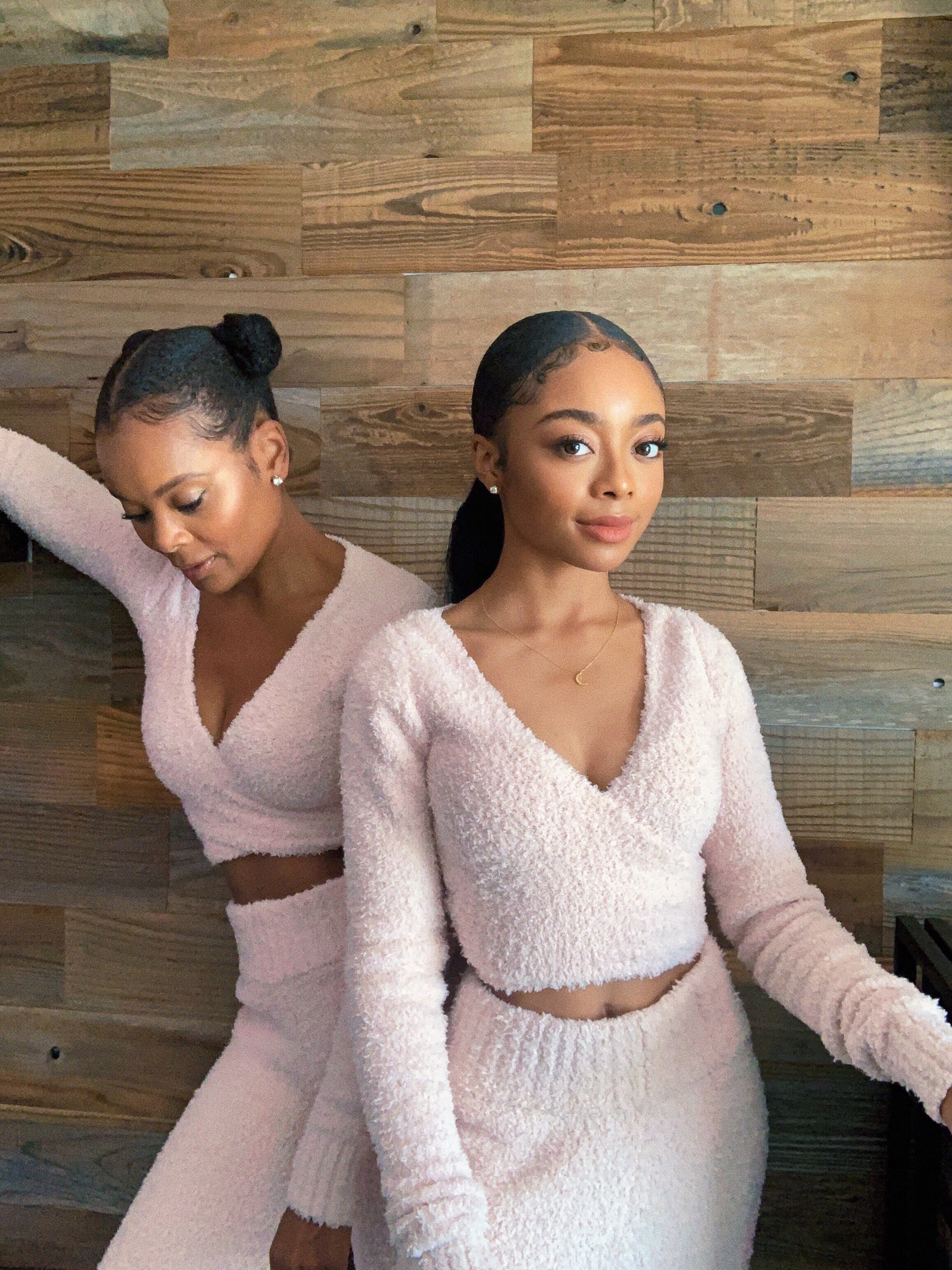 SKIMS on X: Twinning never looked so good - @skaijackson and Kiya Cole  match in SKIMS new Cozy Knit Wrap Top and Cozy Knit Pant in Dusk, launching  Thursday November 19 at