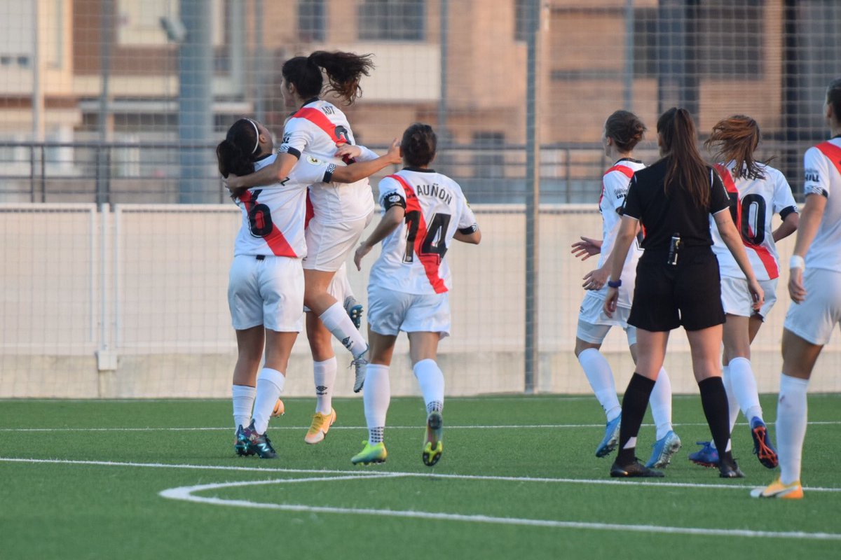 FundRayoFem's tweet photo. ⚡️FIIIINAAAL en la Ciudad Deportiva!!!!! Primeros ➕3️⃣ de la temporada!!!!! 

Rayo Femenino 1 - @RealBetisFem 0

⚽️ADT 

#VamosRayoFemenino https://t.co/nzLSQRXhpR