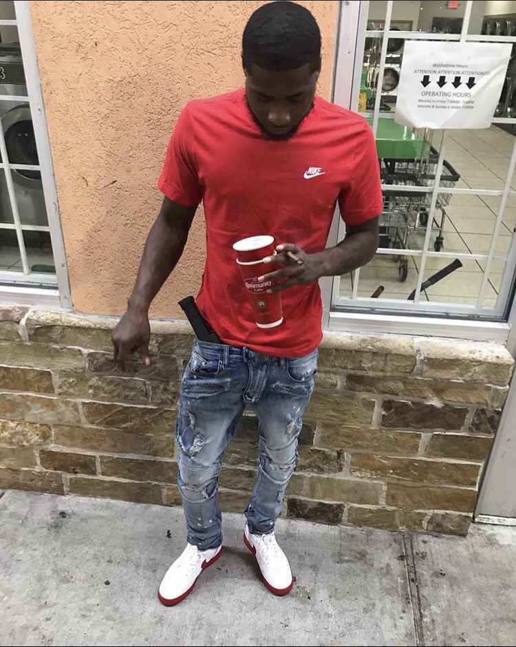 jaythajugger's tweet photo. Never popped a perc‼️ but I popped a couple tops😬🦇 #freehg😈 https://t.co/jicMGMcaXG