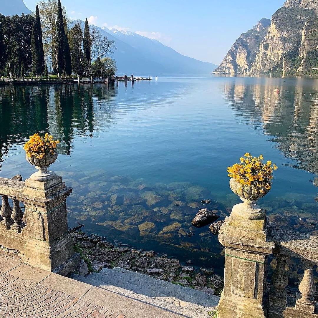 mr_fotografie's tweet photo. Il dipinto naturale del Lago di Garda🇮🇹✨
Magic and Calm atmosphere on Lake Garda☀️
Double tap this hypnotic view❣️
Follow @mr_fotografie
—————————————————
#rivadelgarda #gardalake #lagodigarda #italianview #italianvillages #italia_landscape #livingeurope #mircoroncolifotografie https://t.co/ATvtjBYI00