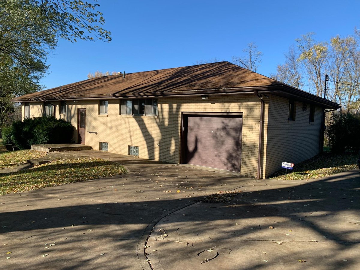Baer_Auctions's tweet photo. Exton Online Real Estate Auction, 1 story, 3 bedroom on 1/2 acres.  Located in Columbiana County, OH &amp; St. Clair Twp. in Beaver Local School District.  This home will sell at Auction with Online Bidding Saturday Dec. 12th at 10 AM.
https://t.co/V40pEZmr6v

#HouseHunters #forsale https://t.co/tl0k4NFHjG