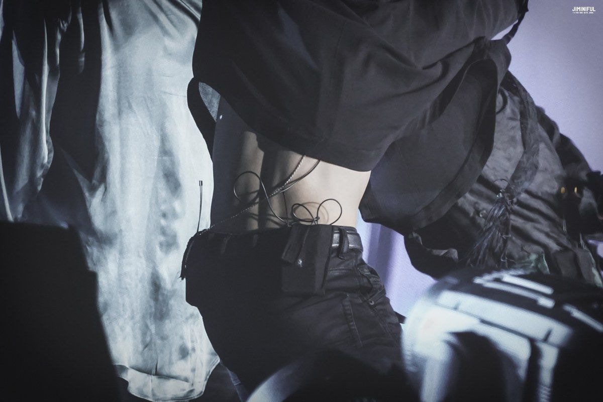 지민 척추기립근 보고 안구세척하세요,,쩝 #JIMIN