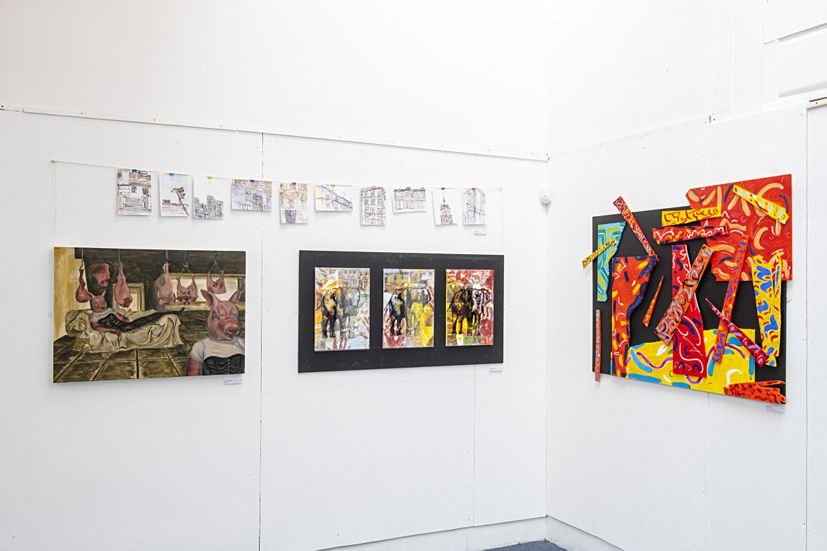 MillfieldSenior's tweet photo. 🎨The Atkinson Gallery has opened it doors to staff and students!

✏️Our Student Art Exhibition is showcasing work from Year 10, encompassing Food Studies, Art, Photography and Product Design.

🖼️Find out more about the #Atkinson Gallery here: https://t.co/gS9MiJfw63

#Millfield https://t.co/l8NOvqU8fA