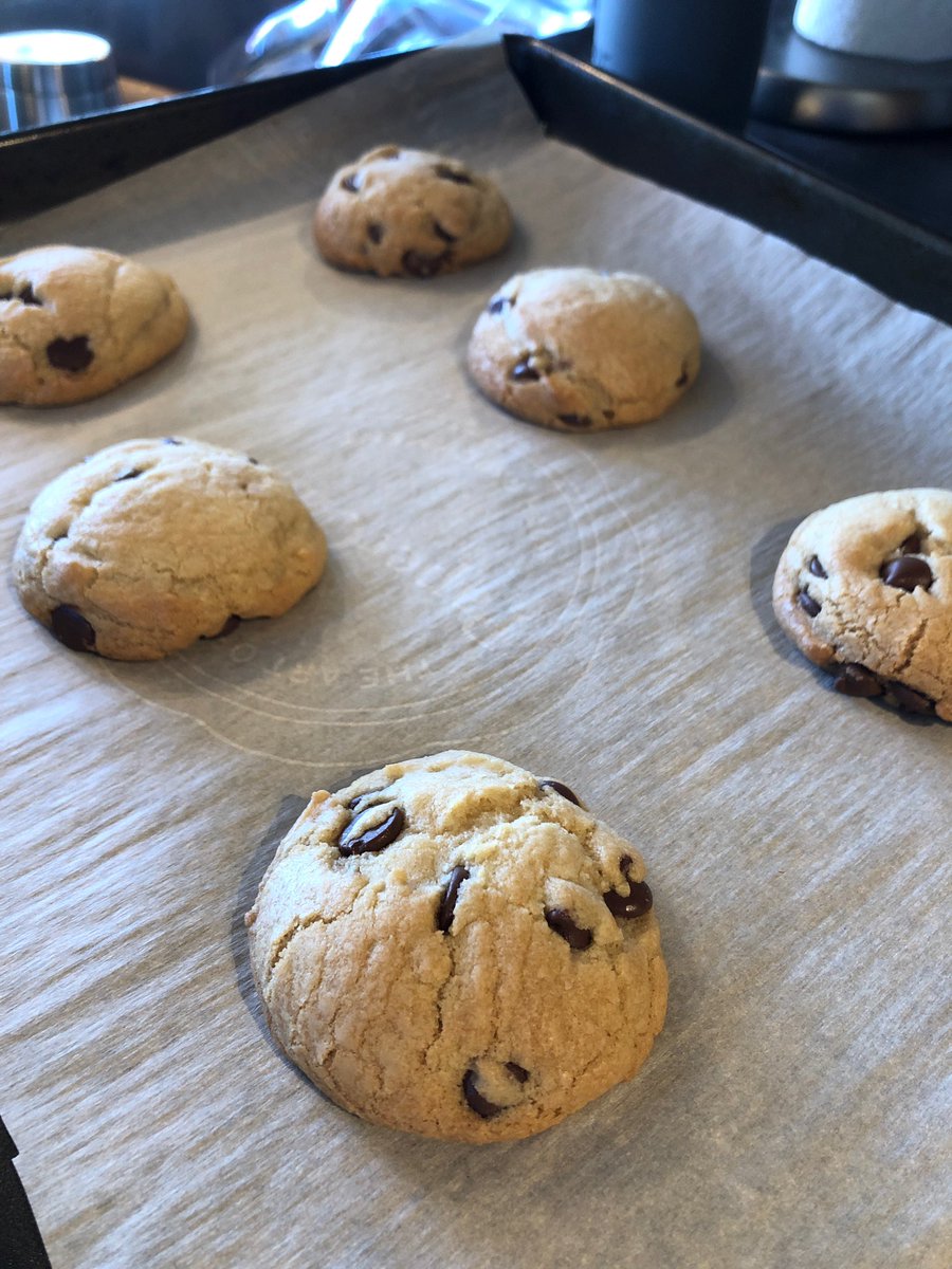 BoychynJeremy's tweet photo. Sourdough and chocolate chip cookies!! 🤤 #LSIBreadDay https://t.co/PgqO45dYU5