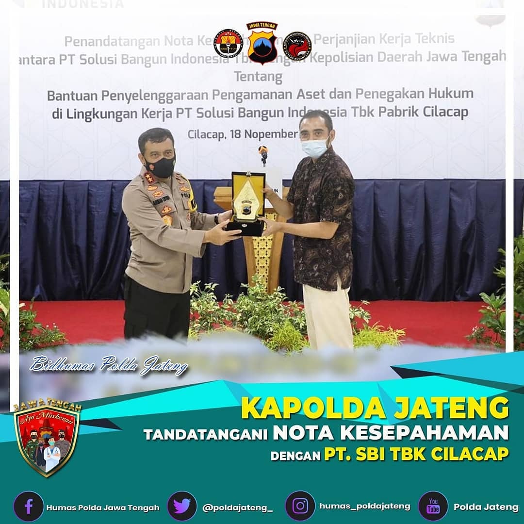 PBanyumanik's tweet photo. Jamin Keamanan Objek Vital Strategis, Polda Jateng Adakan Mou Dengan PT. SBI Tbk Cilacap

Kapolda Jateng hadiri Penandatanganan Nota Kesepahaman antara PT. SBI Tbk dengan Kepolisian Daerah Jawa Tengah tentang Bantuan Penyelenggaraan Pengamanan Aset dan Penegakan Hukum di https://t.co/cxi7fyX8VA