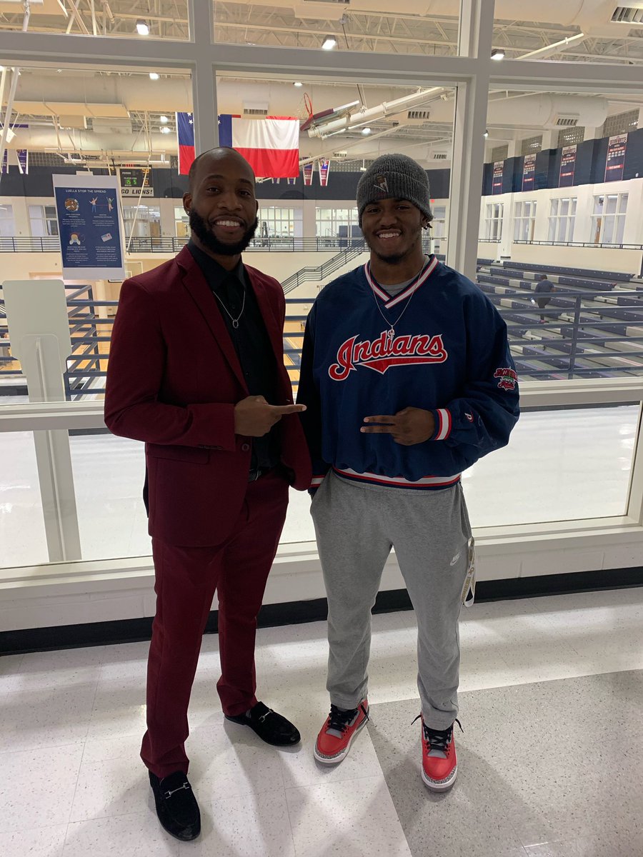 adrian2robinson's tweet photo. Stepped in as head coach and got the job done. So proud of my man @Coach_Johnson_2 this is the first of many. Good luck on the rest of the season 💯. https://t.co/wcjI9oBaWO