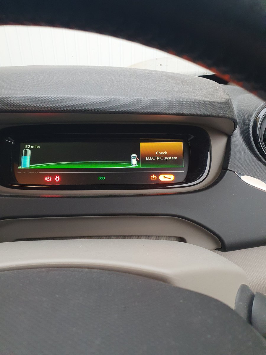 TaleSolar's tweet image. Is this normal. Car off. But has been showing electric error.... Is the fault not with the 12v? #rzoc #help #evhelp #renaultzoe #electricerror