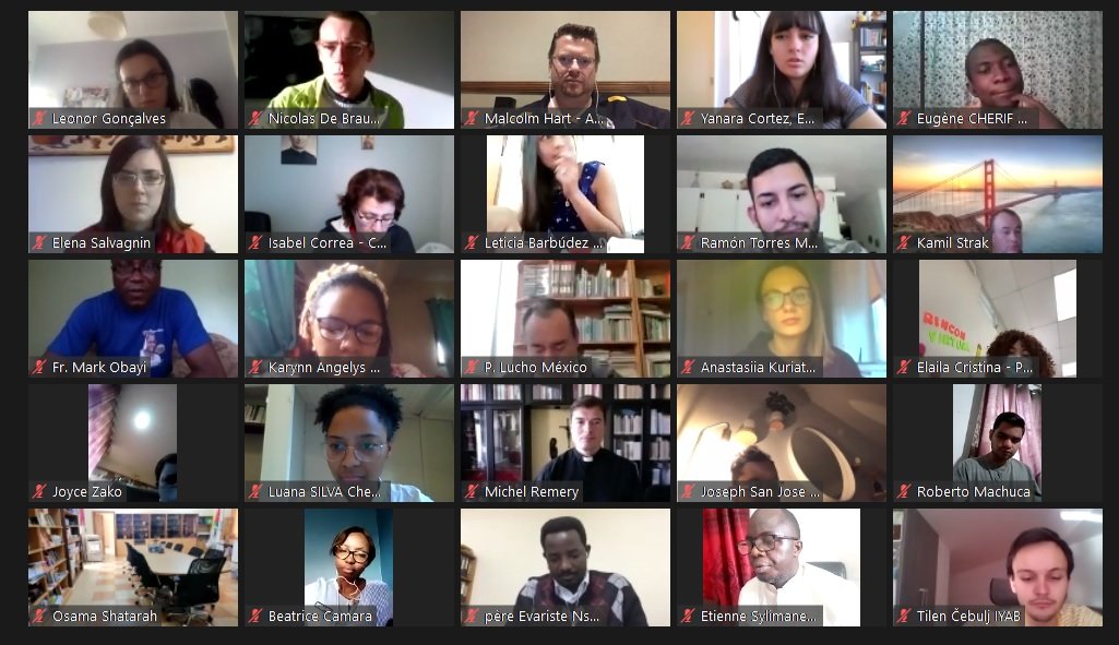 Over 250 youth responsibles for the youth ministry from the bishops' conferences and international movements and associations worldwide  participate in the Online meeting "From #Panama to #Lisbon - called to missionary sinodality