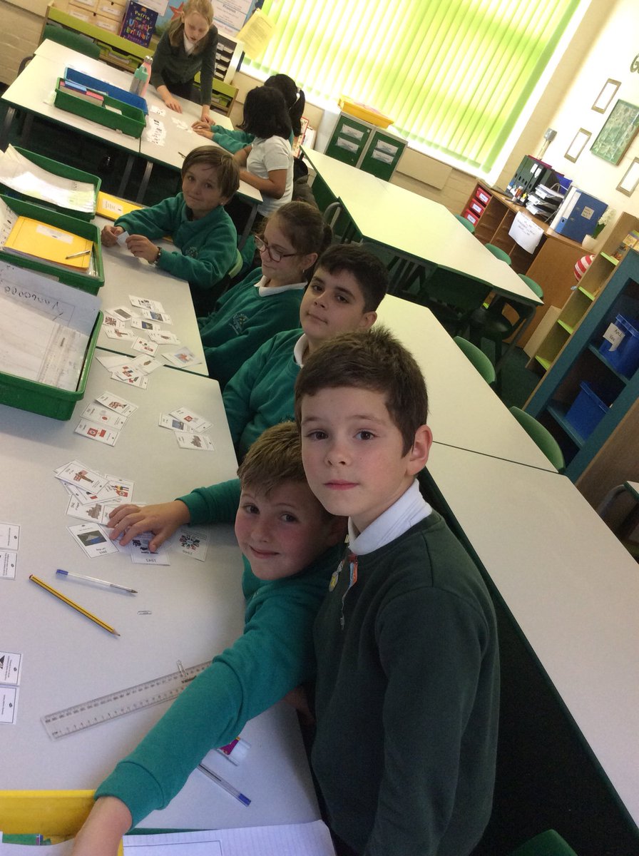 Springwood_Prm's tweet image. #SpringHarlech #Spring_prm sorting the events within the decade of the 1940’s to the 1950’s into chronological order.