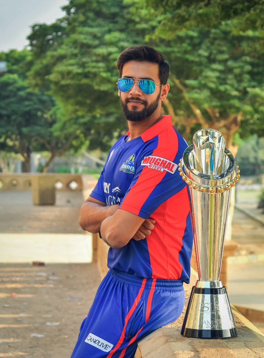 The skipper @simadwasim looking 🔥 with #HBLPSLV Championship Trophy 

#PhirSeTayyarHain @KarachiKingsARY