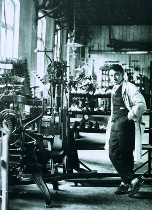 A handful of employees had joined and they were producing 50 pairs of shoes per day In 1925, Adi obtained his first patent: 1. A Running shoe & 2. A Football boot.