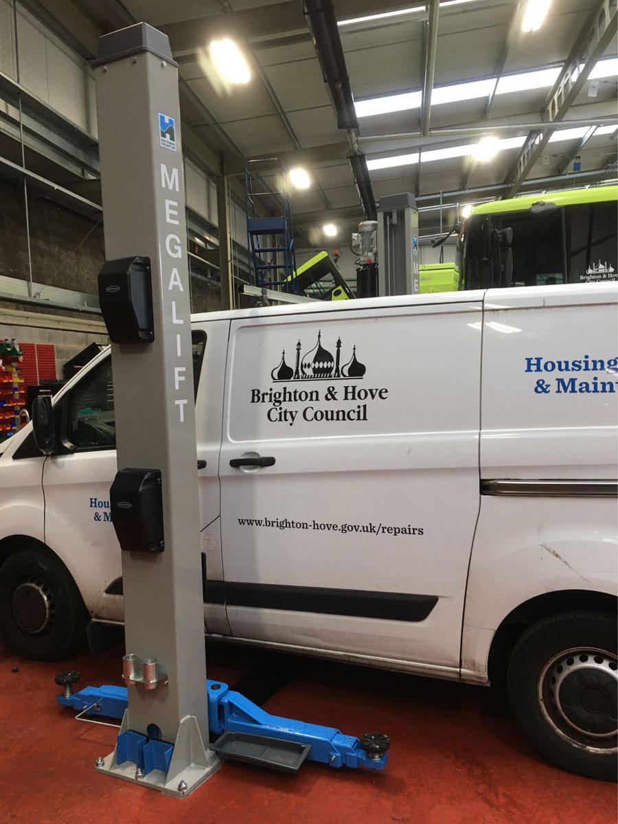 GarageAssist's tweet image. Covering the length and breadth of the UK - LITERALLY!

One of our senior engineers Iain loves life on the road, and is happy to install garage equipment for our amazing sister company Hofmann Megaplan.

Even right down in Brighton...

#garageengineer #equipmentinstall
