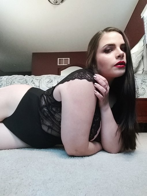 Teasing is my specialty. https://t.co/s67XwfgDrP