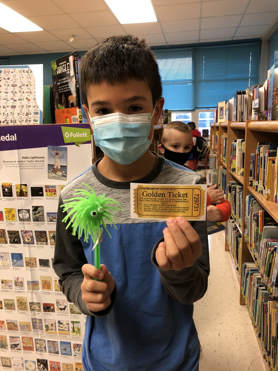 libraryDZ's tweet photo. Congrats, Zach for being an avid reader! He found a Golden ticket today in one of our library books! #readersgonnaread #DZDiamond @DeZavalaSMCISD https://t.co/L7cp4WgNyH