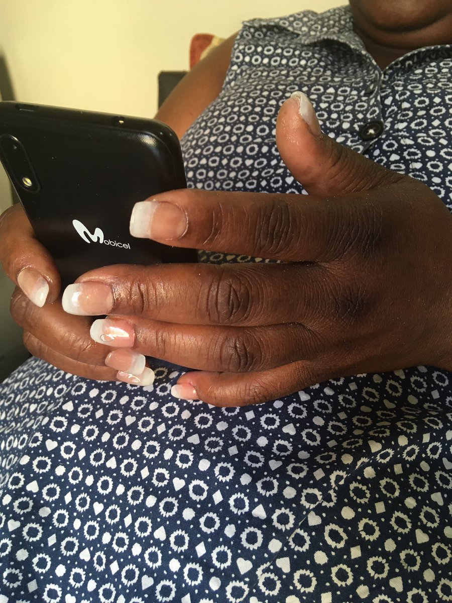 MsDjedje's tweet photo. My first customer #nails by me https://t.co/S7fXbLThSu