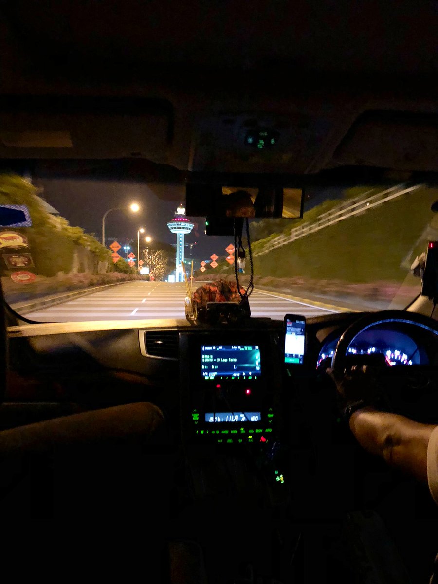 The iconic “ice cream” control tower of  @ChangiAirport  #ATC  #Changiairport  #Singapore  #photography (3)