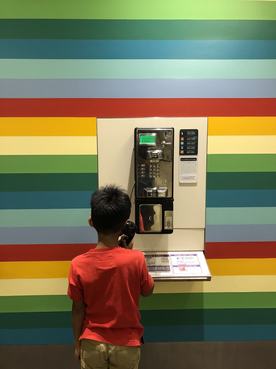 Keeping art and history alive! The pay phone   #Changiairport  #Airport  #Singapore  #Phone  #Art  #Apple (6)