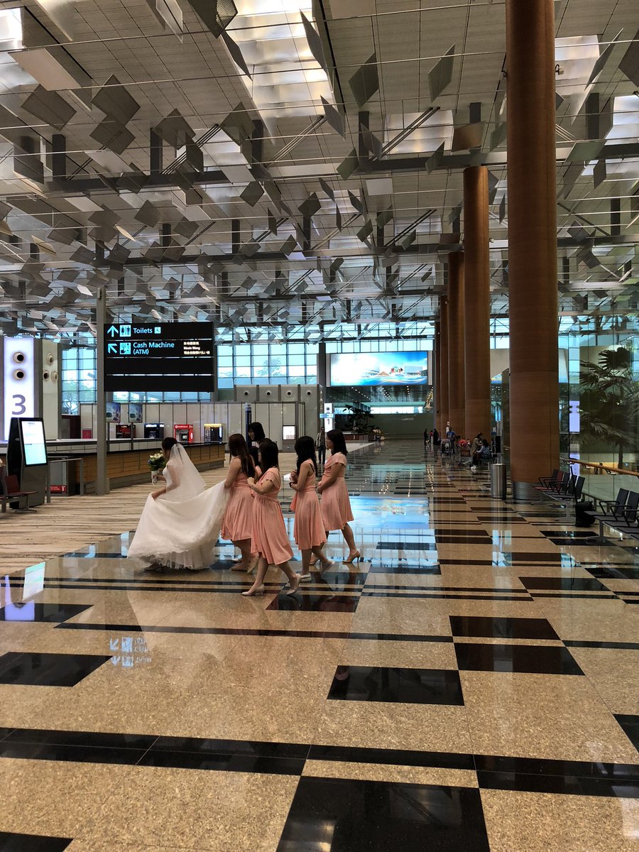 The airport is so stunning that you would spot a pre wedding shoot going on sometimes (this departure area is accessible to public and anyone can visit)  #wedding  #shoot  #Photography  #Architecture  #architecturephotography  #Changi  #Singapore (7)