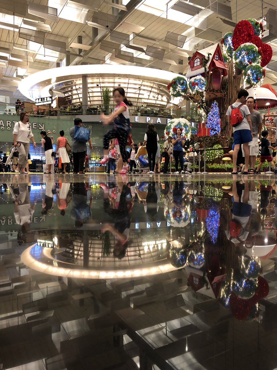 Some more from the stunning architecture there  #Architecture  #Photography  #Apple  #Singapore (8)