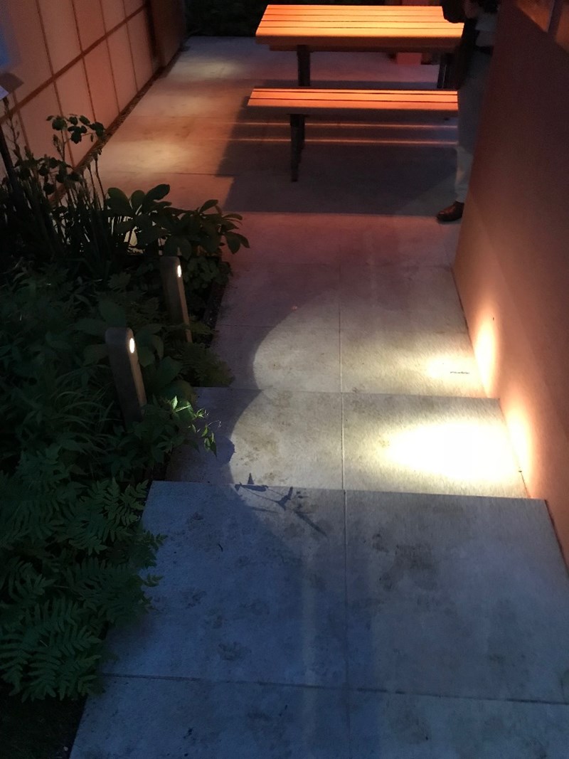 OakLeafGates's tweet photo. Struggling to find your way when you get home? Our oak bollard lights are the perfect aesthetic lights to help you brighten up your drive or pathway. 

https://t.co/tg2GWMDyr1 https://t.co/sPct0V7akX