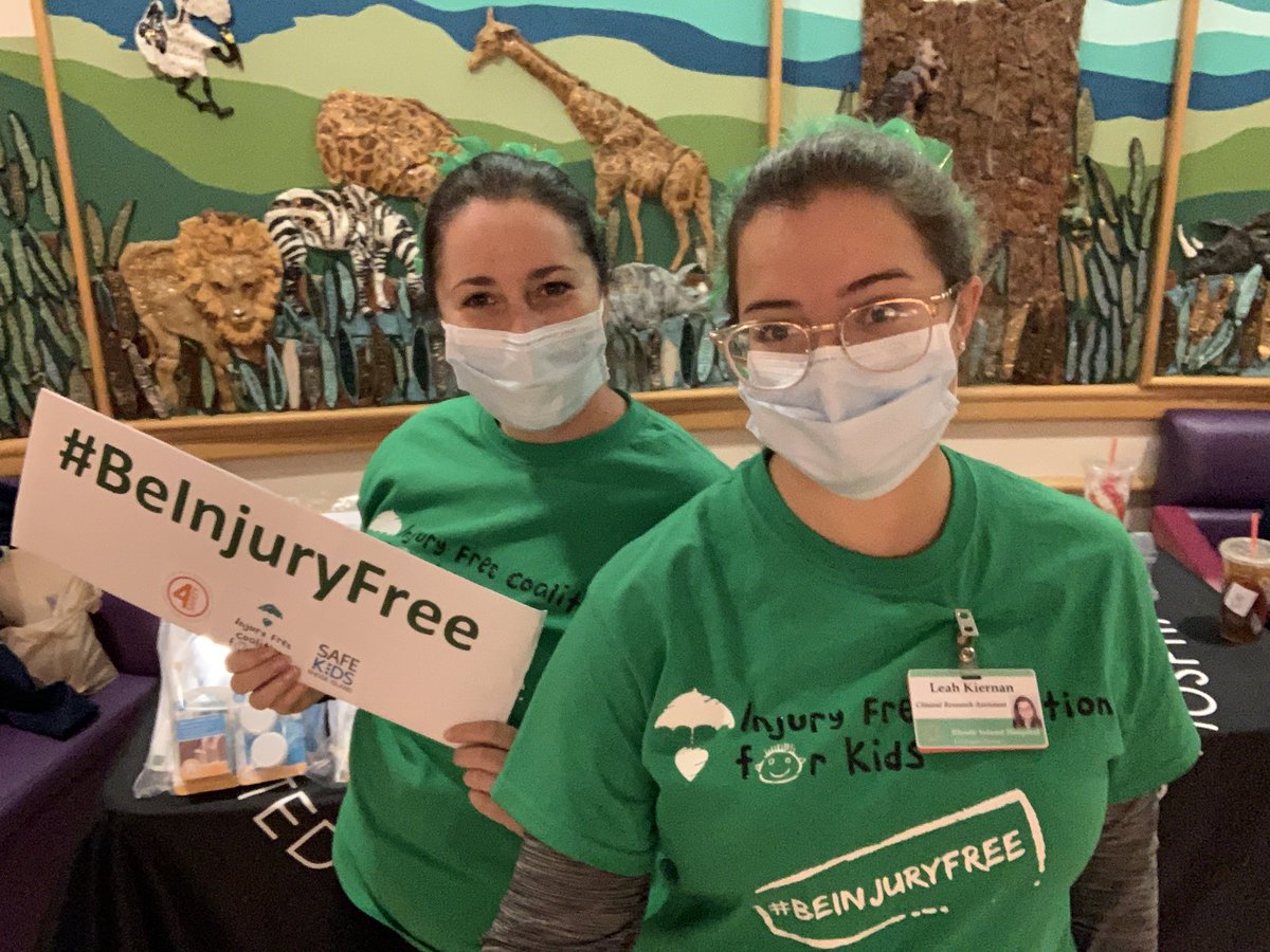 4SafetyVan's tweet photo. Giving out home safety items @HasbroChildrens for #nationalinjurypreventionday @InjuryFreeKids @safekidsri #BeInjuryFree #StaySafeWith4Safety https://t.co/jld5ICVLke