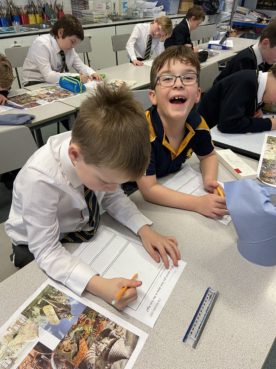 4T are thinking about what their roles may have been in Iron Age Britain 🧐 🎣 🧶 @Habsmonmouth @MonBoysPrep #TheStoneAge #TheIronAge #Society #AncientCivilisations