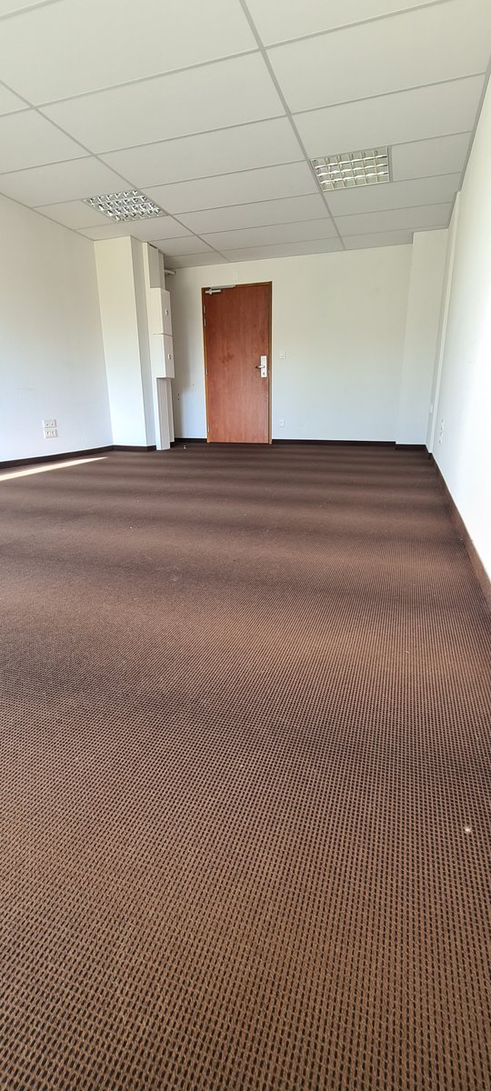 bcarrani's tweet photo. vous êtes à la recherche d'un bureau pour votre activité, au sein d'un secteur prisé, dans une résidence affaires, à #ormoy et aux portes de la #villedemennecy, location d'un bureau de 28,2 m², lumineux, bail 3-6-9 ou dérogatoire possibles #capwest contact : 01 78 05 47 00 https://t.co/g5Dj2709DS