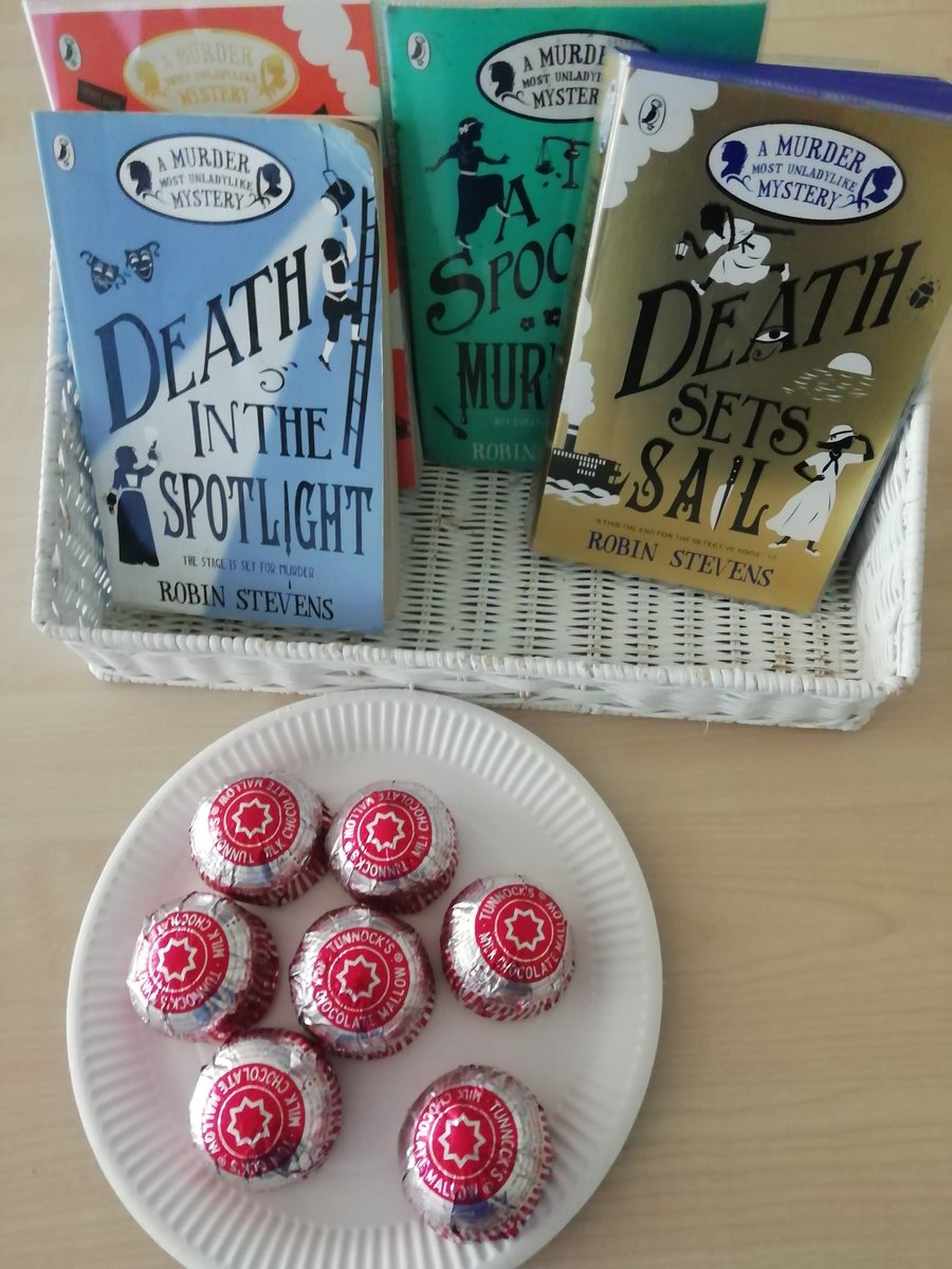 Ready for the Robin Stevens author event and our #murdermostunladylike fans are Very excited! @scottishbktrust @scotfriendly #scotfriendlybooktour #BookWeekScotland . Scottish buns ready too.
