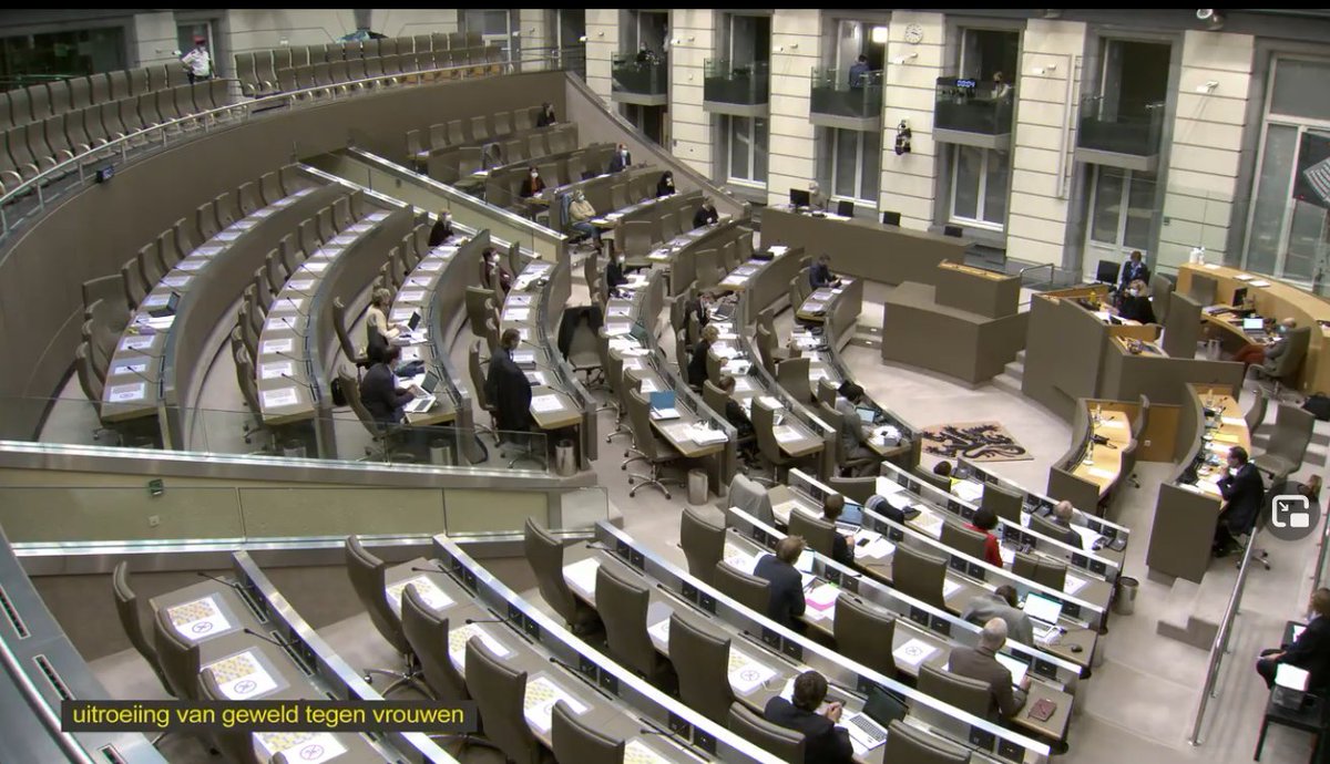 Joyceevdw's tweet photo. Het @vlaparl houdt een minuut stilte ter ere van alle slachtoffers van geweld tegen vrouwen en partnergeweld. 

De Internationale Dag voor de Uitroeiing van geweld tegen vrouwen staat dit jaar in teken van dodelijk partnergeweld, naar aanleiding van de moord op Ilse Uyttersprot https://t.co/a8WrkmvCRE