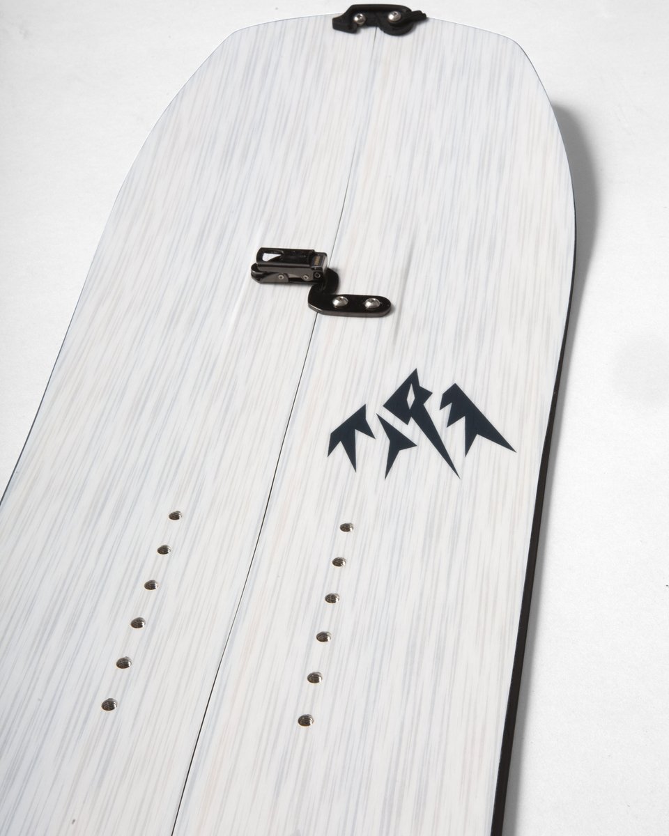 zerogchamonix's tweet photo. Les nouvelles splitboards @JonesSnowboards sont là! les armes ultimes pour la distanciation sociale. Escape the crowd! #jonessnowboards #splitboarding #splitboard #chamonixmontblanc #chamonix #zerog #zerogchamonix #dreamcatchersplit #jonessolution #jonesfrontier https://t.co/H27KxJZIah