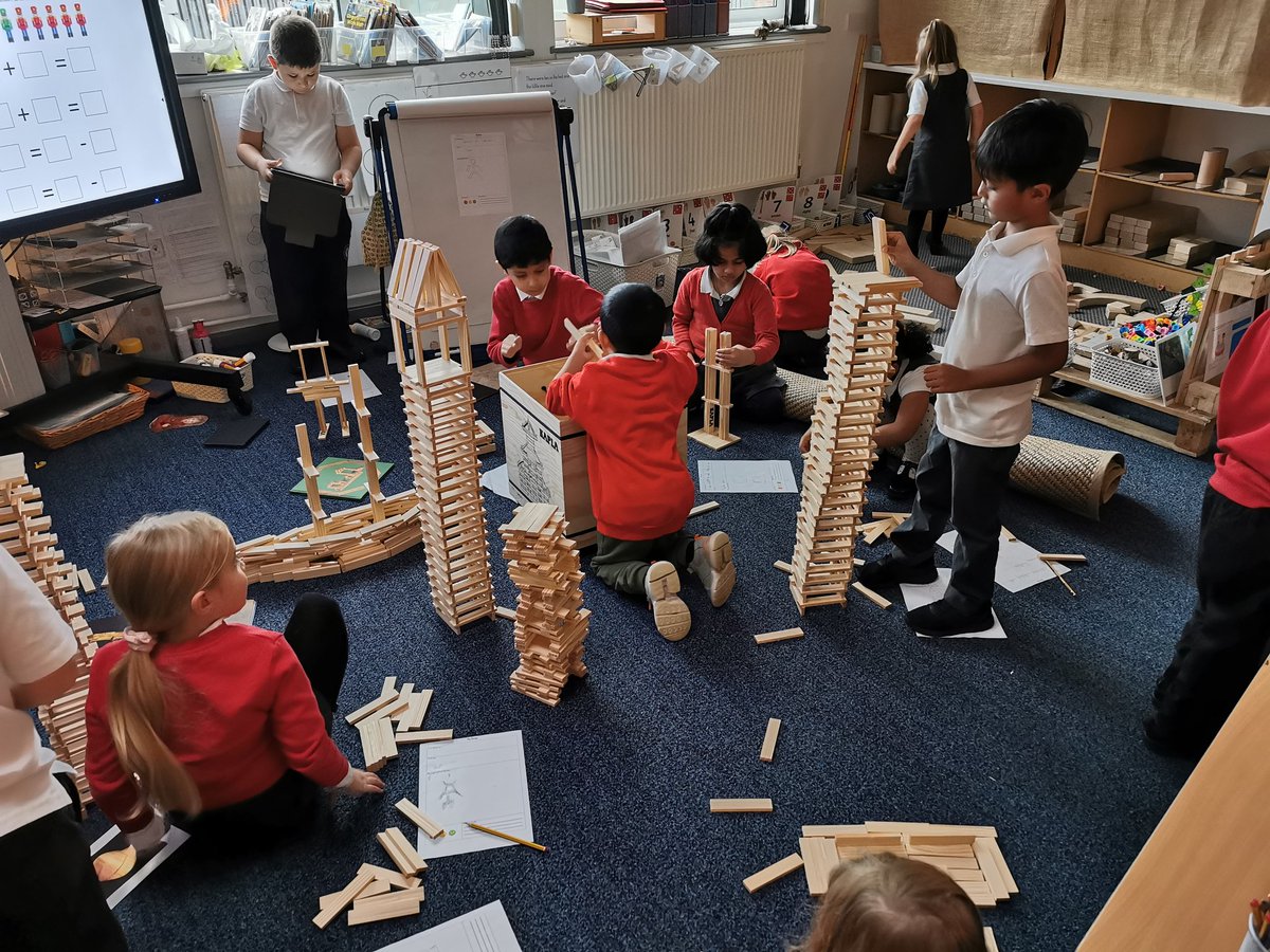 Lots of busy work in #year1 designing and building their own 3D models using various resources.