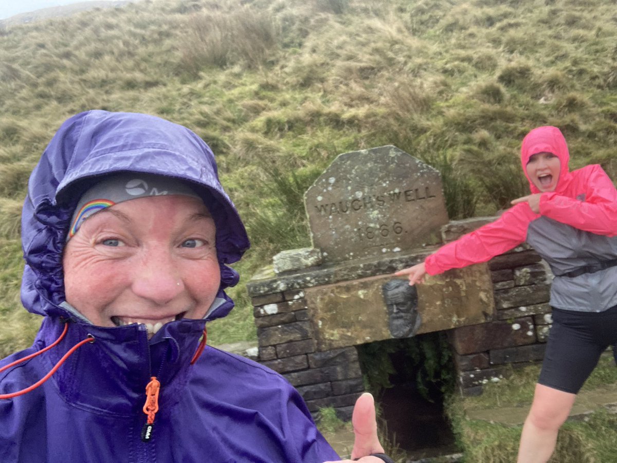 WhittakerClaire's tweet photo. Definitely blustery on this mornings run out #waughswell #cowpelowe #topofleach #leequarry #rossendale https://t.co/Y49z3002YY