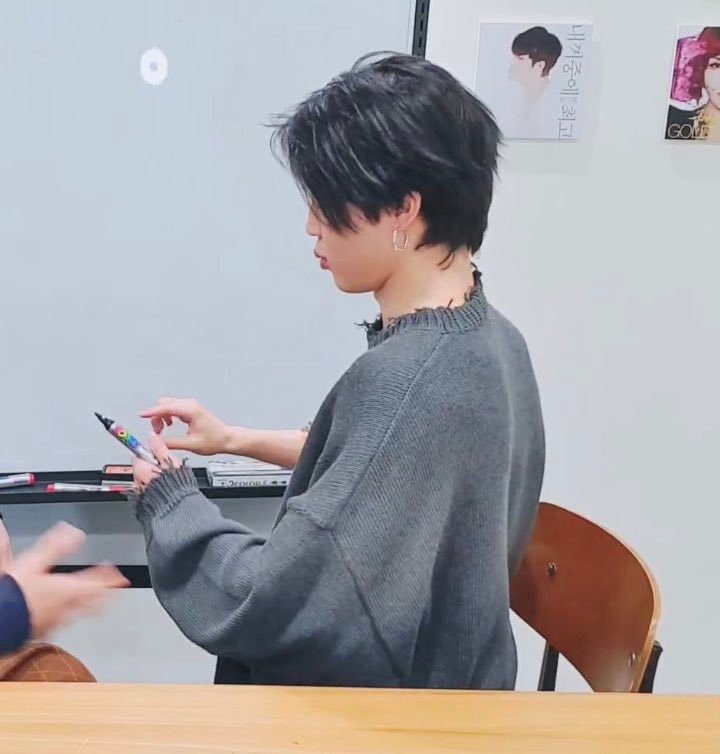 뾰족어깨와 날개뼈 척추기립근 환상의 조합