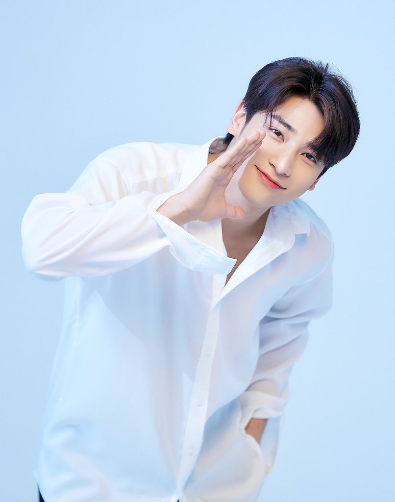 springpieces's tweet photo. Gyul, congrats once again. Terima kasih karena gak pernah nyerah. Gatau udh berapa kali aku nangis dr pertama kenal kamu. Satu yg aku yakin, kamu orang baik gyul. Tuhan pasti bakal ngasih yg terbaik jg 

#BAE173_11월19일_반하겠어
#BAE173_DEBUT_CrushonU @BAE173_official https://t.co/jQo014RrFQ