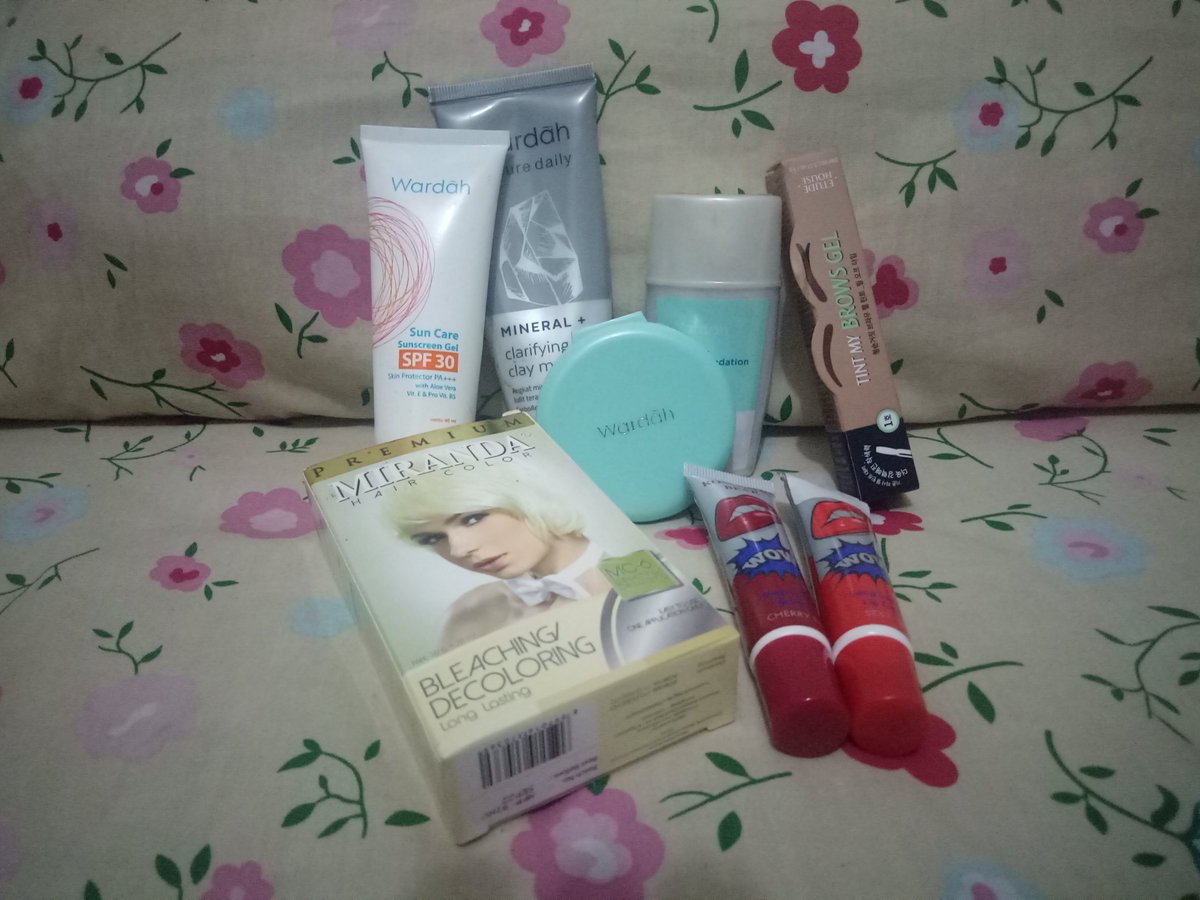 DAMECOSMO's tweet photo. WTS PRE LOVED (Make up &amp; Skincare)

💅 Produk baru &amp; produk 1x pakai.
💅 Segel - 95% produk.
💅 Jual SETENGAH HARGA.

Details, condition and price? Scroll down!

#prelovedmakeup #prelovedskincare #jualmakeup #jualskincare https://t.co/941V7IlFUh