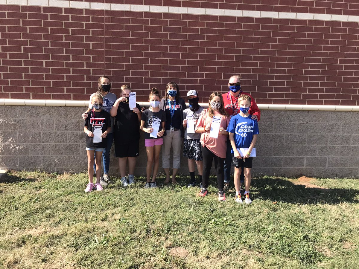 raineyrockets's tweet photo. All A Honor Roll! Amazing students doing an amazing job! Congratulations. #bestatYES #raineyatomsmashers https://t.co/rNNo5PW8Ei