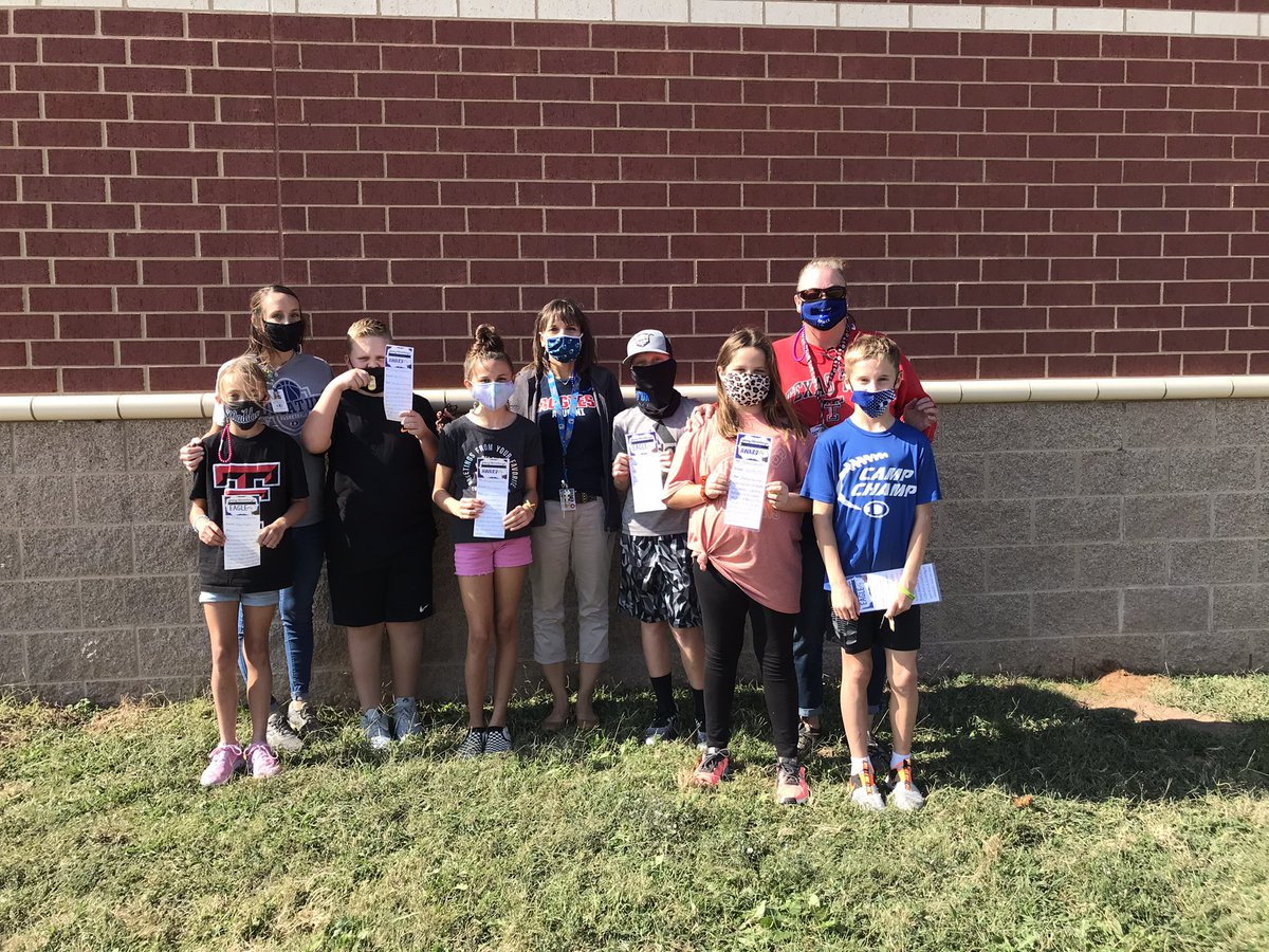 raineyrockets's tweet photo. All A Honor Roll! Amazing students doing an amazing job! Congratulations. #bestatYES #raineyatomsmashers https://t.co/rNNo5PW8Ei